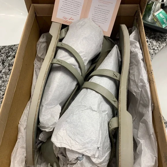 NWB FREE PEOPLE Vacation Day Wrap Sandal in Sky size 39❤️🎉🎄 - Picture 10 of 11